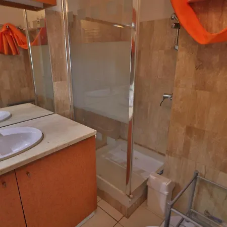 Climatise En Front De A Avec Piscine, Garage Et Wifi - Fr-1-472a-203 Apartment *